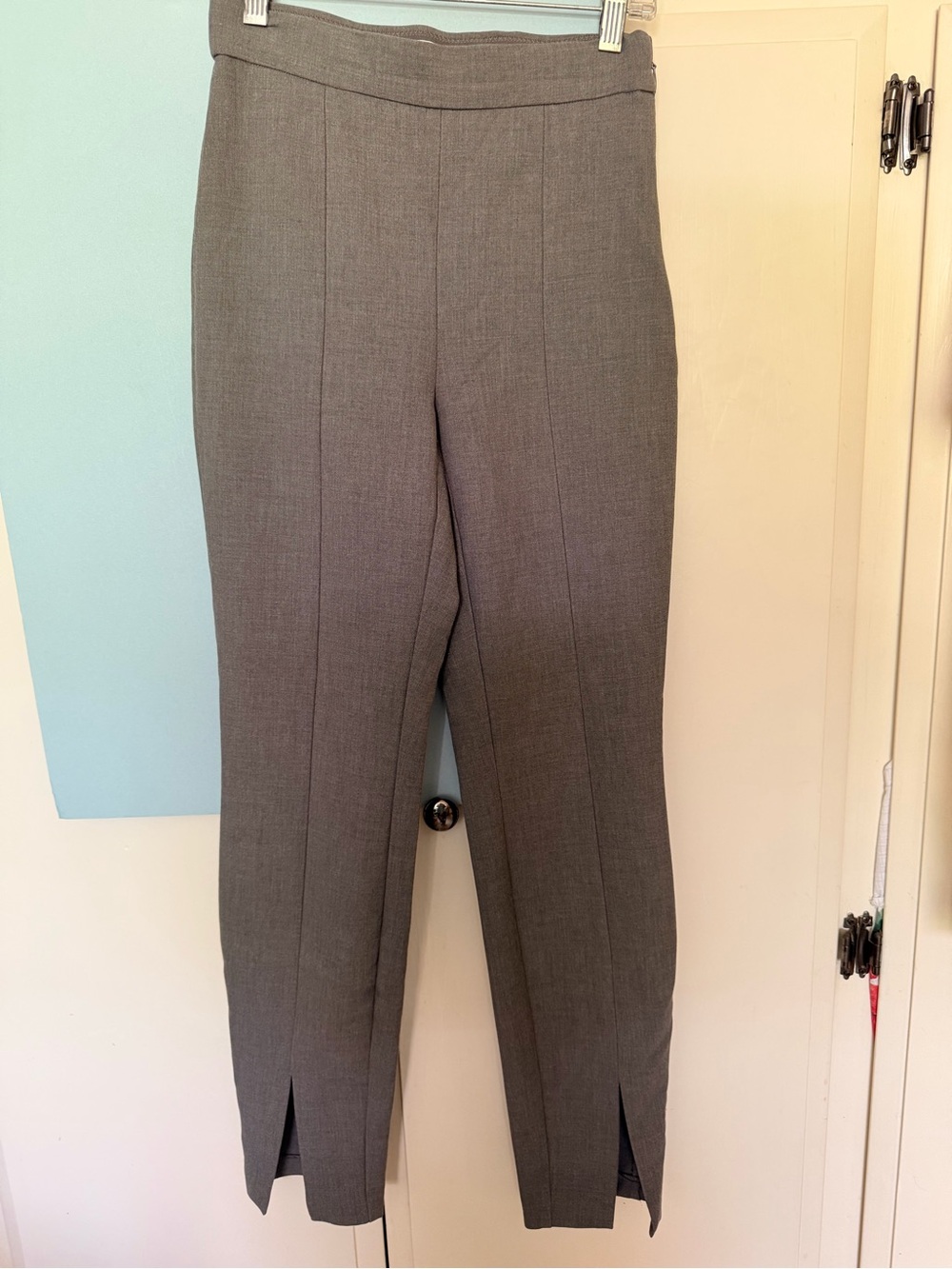 Babaton Gray Cropped Tailored Ankle Pants with Front Seams